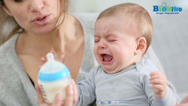 dấu hiệu biếng ăn sinh lý ở trẻ 3 tháng tuổi